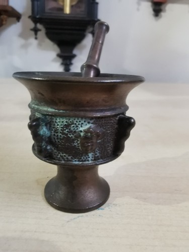 Mörser mit stößel eisen - mörser,