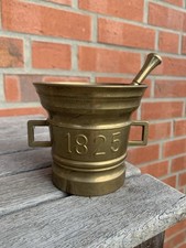 Dekorativer alter Mörser mit