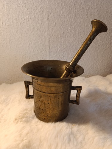 Mörser und stößel - und, aus